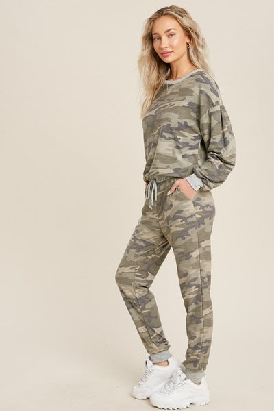 Side view of long sleeve camo top paired with matching joggers. Cute in and out of the house.
