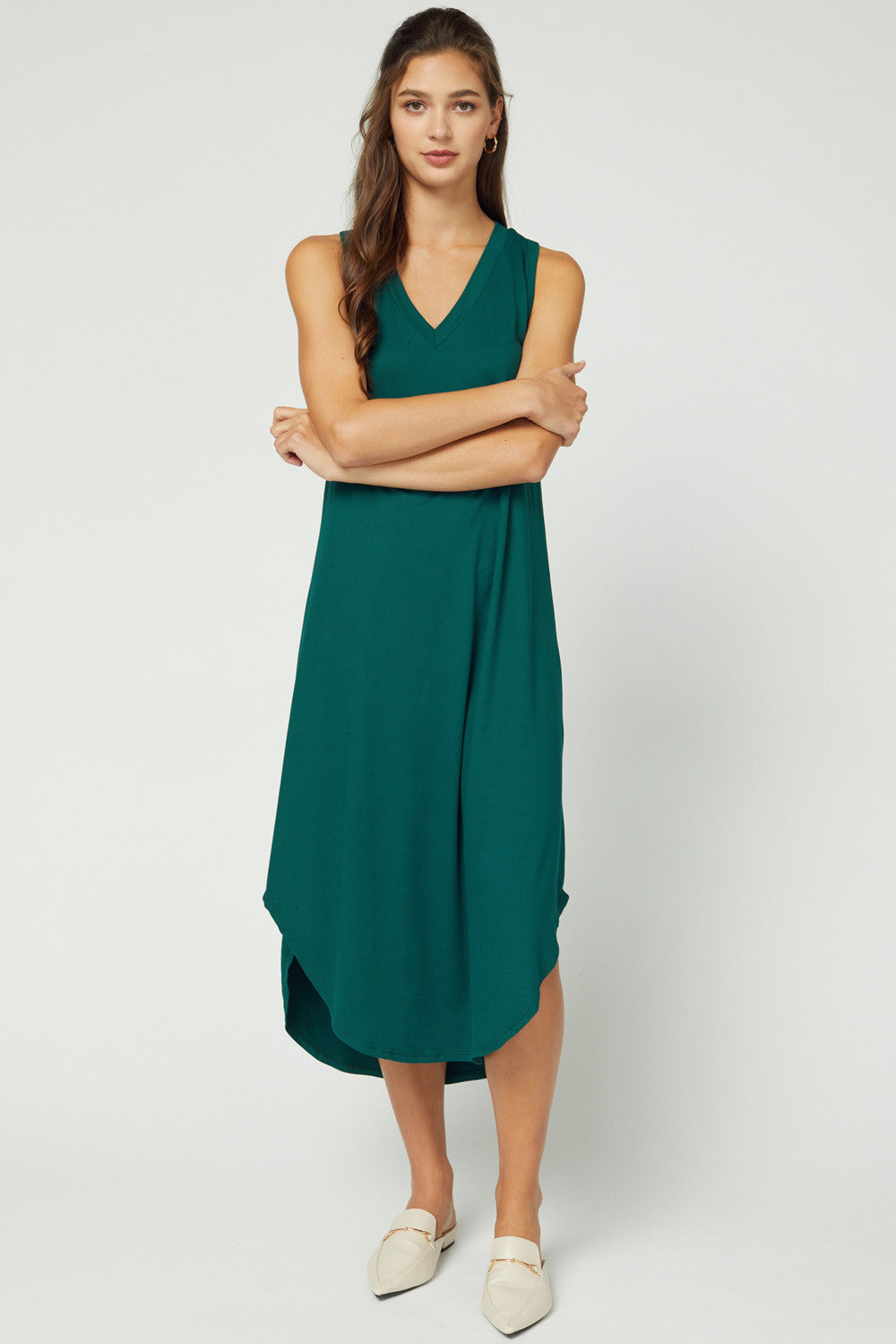 Front view of sleeveless v-neck midi in hunter green.