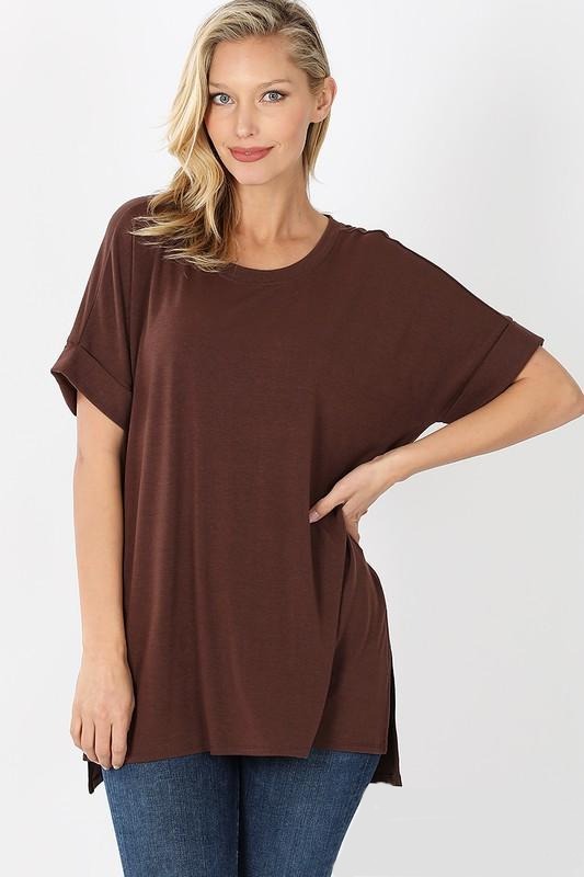 Women&#39;s basic tee in dark brown with rolled short sleeves.