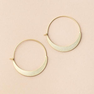 Lightweight hoop earrings in gold crescent shape.
