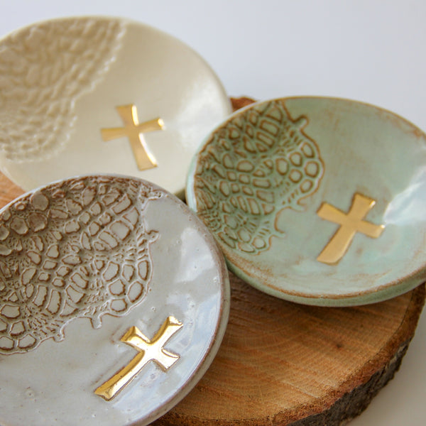 Handmade ring dish gift. Three glaze colors.