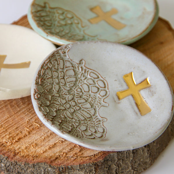 Handmade ring dish gift. Close up of Oyster Shell color.