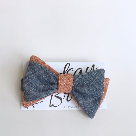 Bow ties for Easter. Reversible colors.